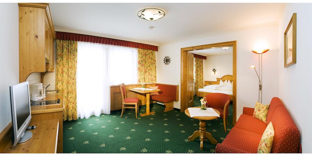 Haus Sonnleit Apartman Kössen Szoba fotó